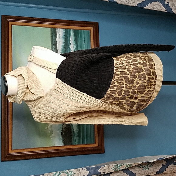 Sweaters - Leopard/Cheetah Print Cable Knit Turtleneck Open 1 Shoulder Sweater